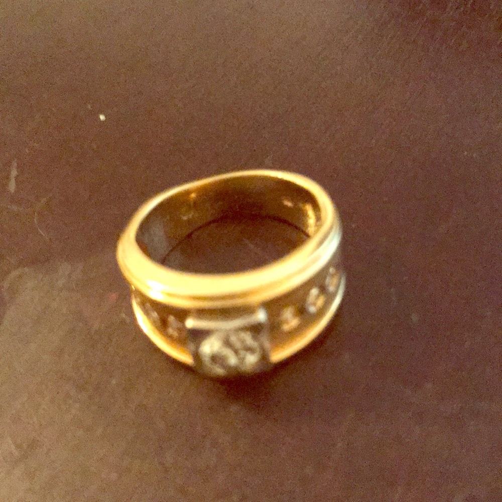 18 karat diamond ring